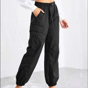 BLACK CARGO PANTS